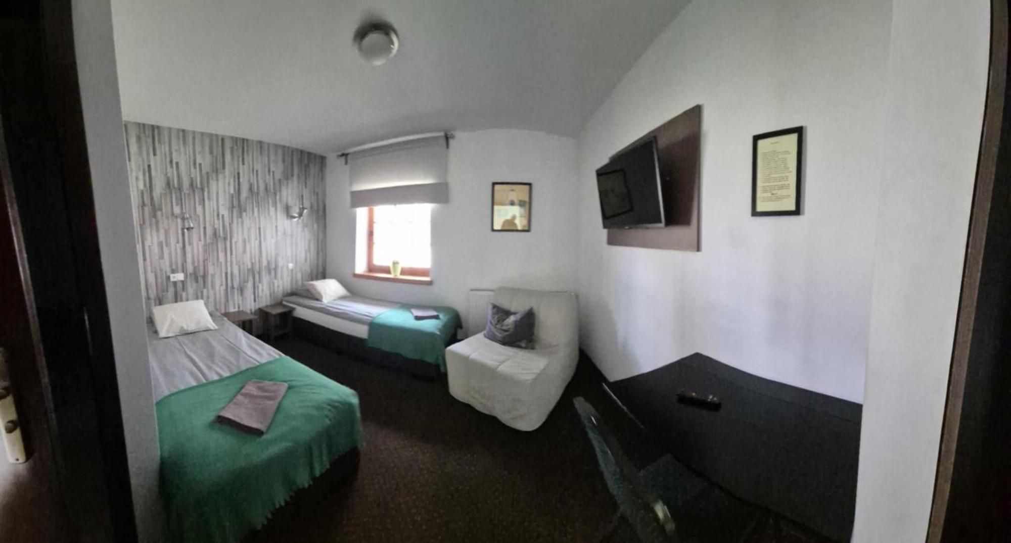 Bialy Bor Rooms กรูจอนตส์ ภายนอก รูปภาพ