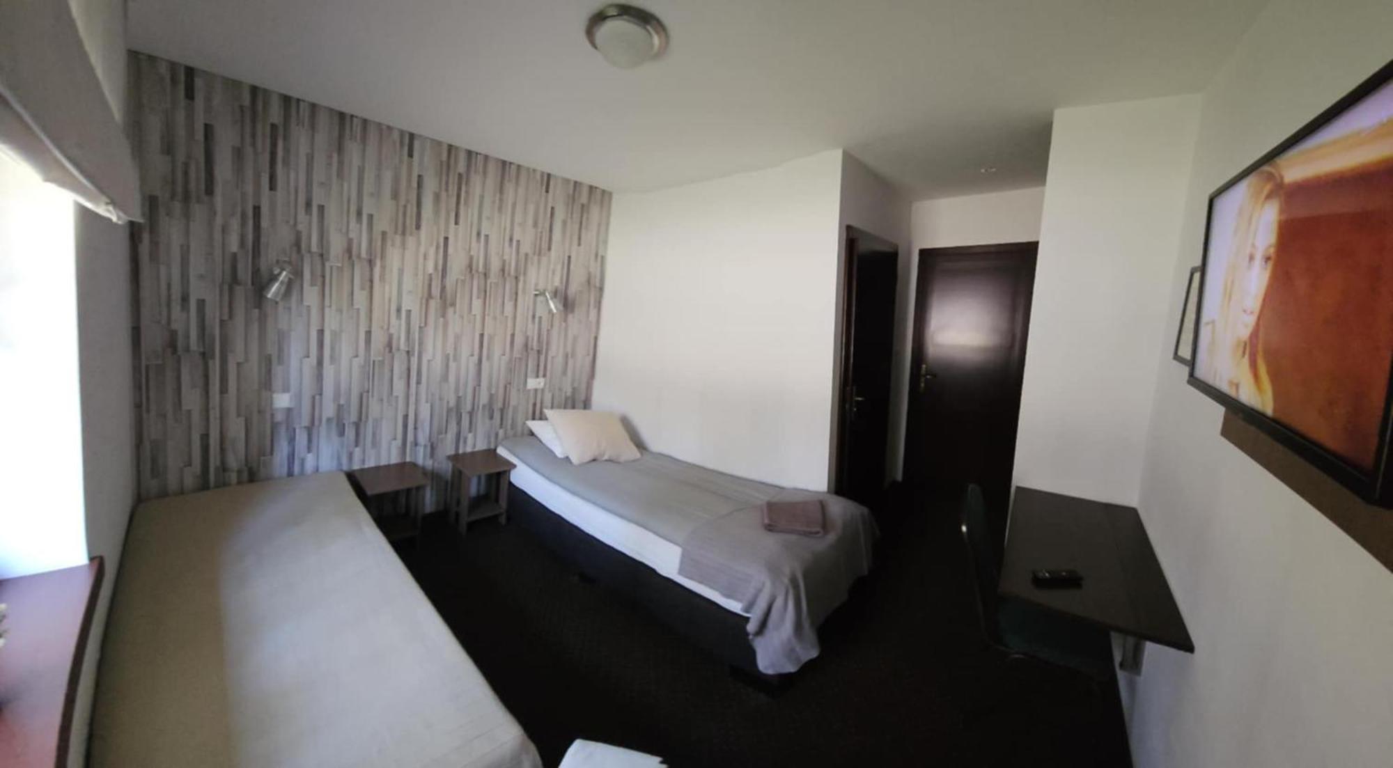 Bialy Bor Rooms กรูจอนตส์ ภายนอก รูปภาพ