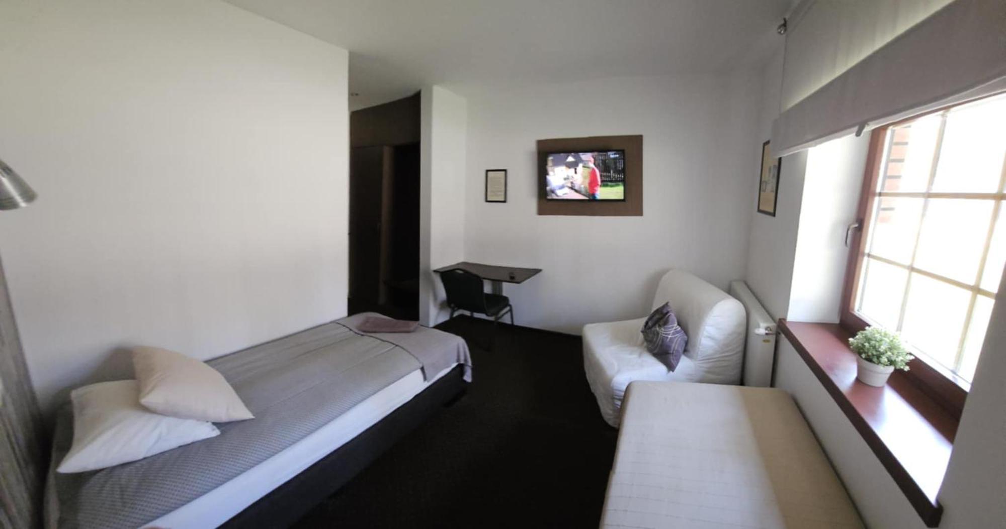 Bialy Bor Rooms กรูจอนตส์ ภายนอก รูปภาพ
