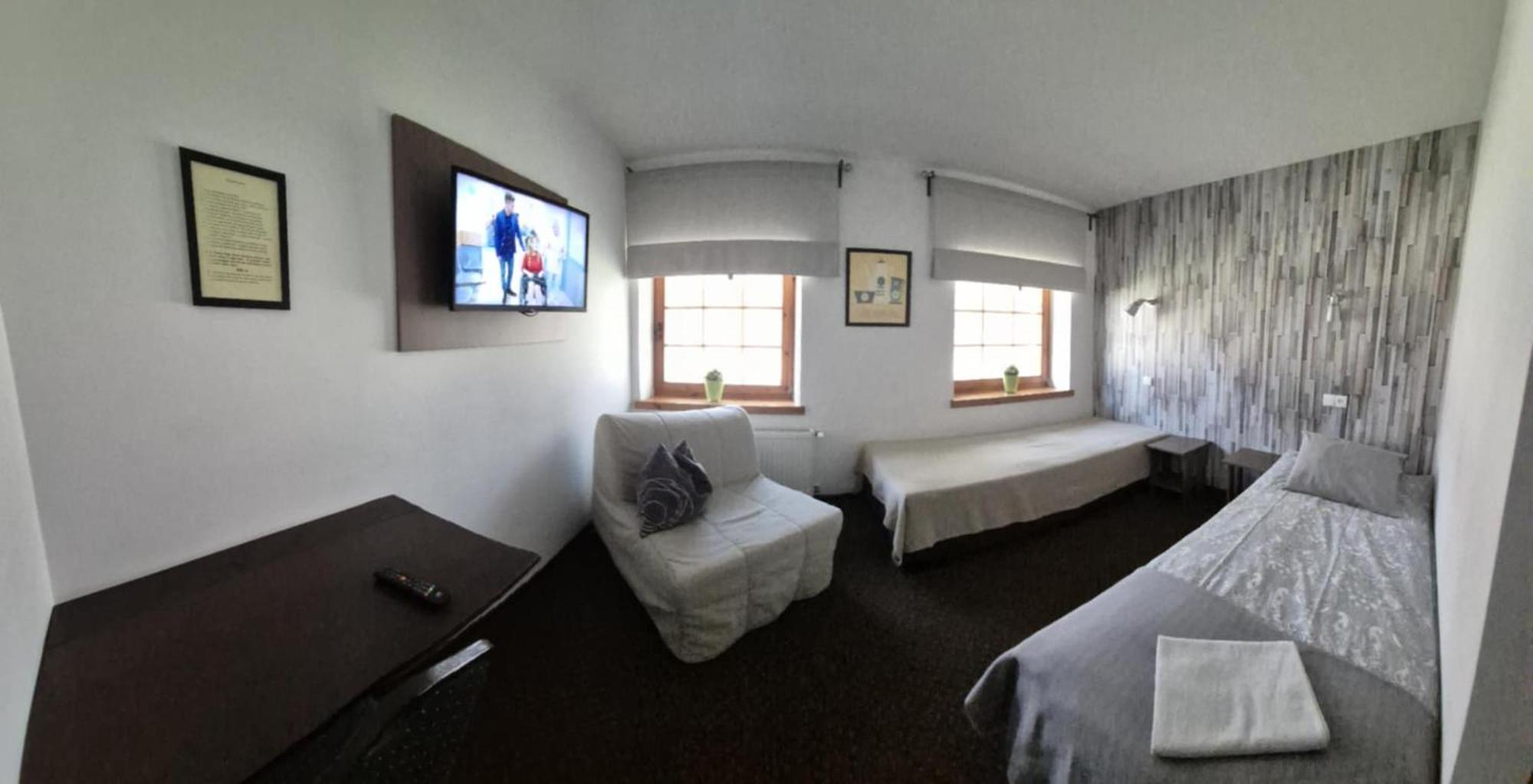 Bialy Bor Rooms กรูจอนตส์ ภายนอก รูปภาพ