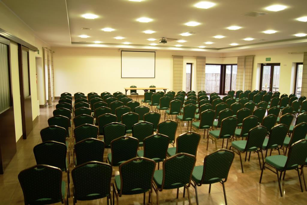 Bialy Bor Rooms กรูจอนตส์ ภายนอก รูปภาพ